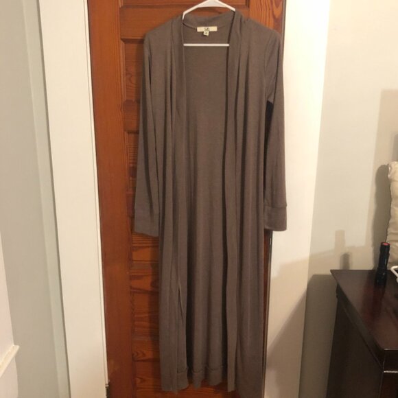 LAST CHANCE - Long Brown Cardigan - Picture 1 of 7